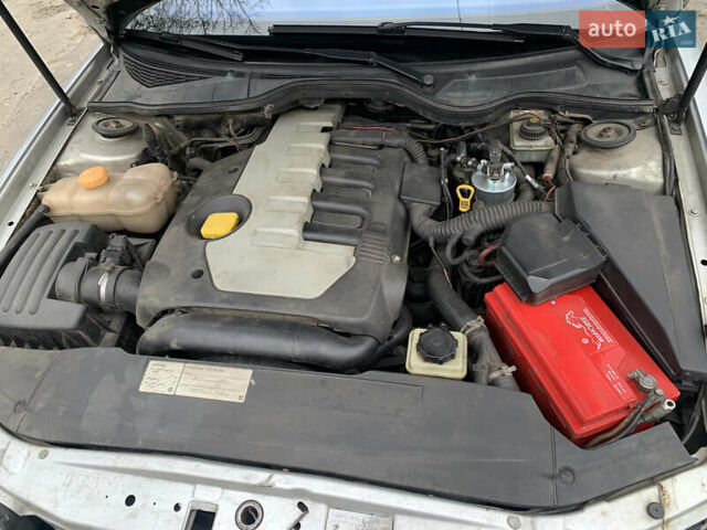 Сірий Опель Омега, об'ємом двигуна 2.5 л та пробігом 410 тис. км за 5500 $, фото 13 на Automoto.ua