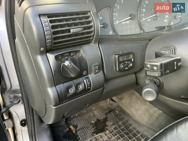 Серый Опель Омега, объемом двигателя 2.5 л и пробегом 287 тыс. км за 3700 $, фото 42 на Automoto.ua