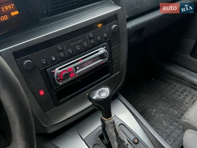 Серый Опель Омега, объемом двигателя 2.5 л и пробегом 451 тыс. км за 1800 $, фото 16 на Automoto.ua