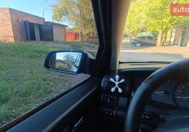 Сірий Опель Омега, об'ємом двигуна 0 л та пробігом 272 тис. км за 5500 $, фото 2 на Automoto.ua