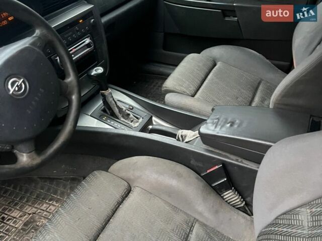 Серый Опель Омега, объемом двигателя 2.5 л и пробегом 451 тыс. км за 1800 $, фото 17 на Automoto.ua