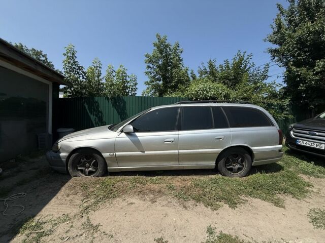 Сірий Опель Омега, об'ємом двигуна 2.2 л та пробігом 200 тис. км за 1001 $, фото 3 на Automoto.ua