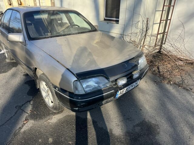 Серый Опель Омега, объемом двигателя 2 л и пробегом 260 тыс. км за 1050 $, фото 2 на Automoto.ua