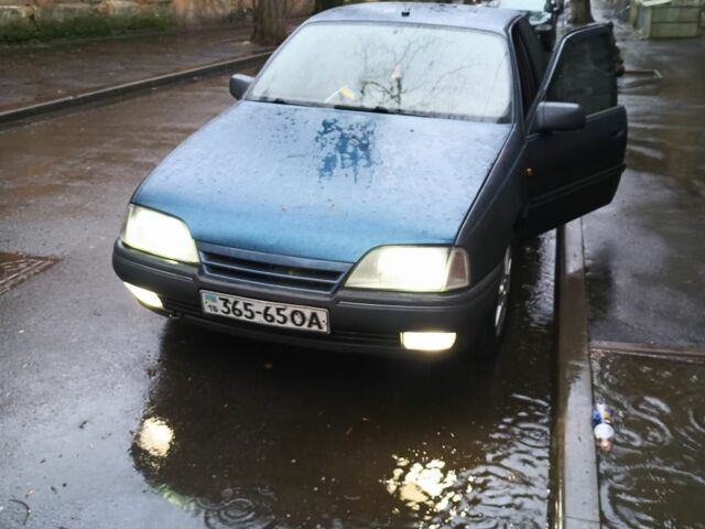 Синій Опель Омега, об'ємом двигуна 2 л та пробігом 1000 тис. км за 1620 $, фото 7 на Automoto.ua