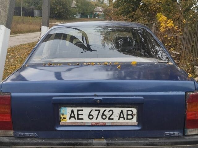 Опель Омега 1987 в Сумах на Automoto.ua Синий Опель Омега, объемом двигателя 8 л и пробегом 9 тыс. км за 850 $, фото 3 на Automoto.ua