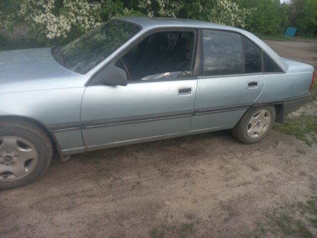 Синий Опель Омега, объемом двигателя 2 л и пробегом 450 тыс. км за 1561 $, фото 2 на Automoto.ua