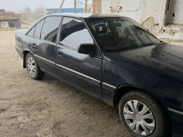 Синій Опель Омега, об'ємом двигуна 2 л та пробігом 1000 тис. км за 954 $, фото 2 на Automoto.ua