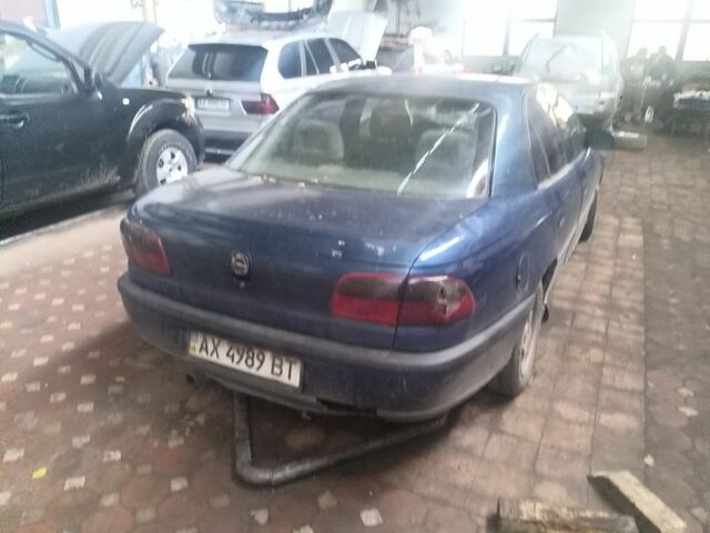 Синій Опель Омега, об'ємом двигуна 2 л та пробігом 335 тис. км за 1500 $, фото 2 на Automoto.ua