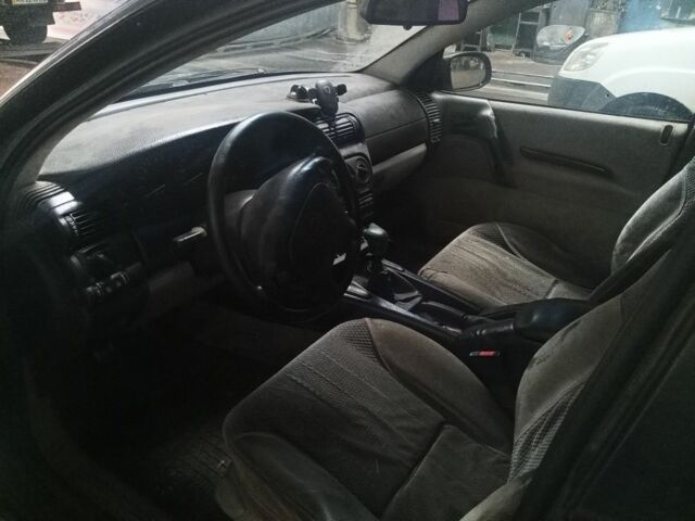 Синій Опель Омега, об'ємом двигуна 2 л та пробігом 335 тис. км за 1500 $, фото 4 на Automoto.ua