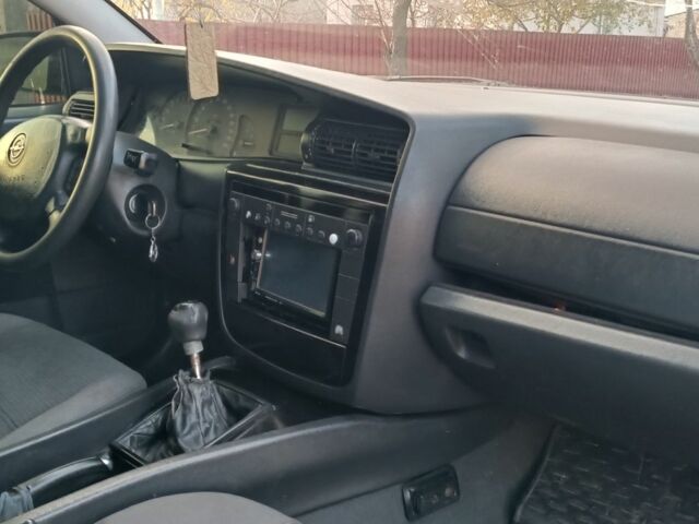 Синій Опель Омега, об'ємом двигуна 2.2 л та пробігом 230 тис. км за 1450 $, фото 4 на Automoto.ua