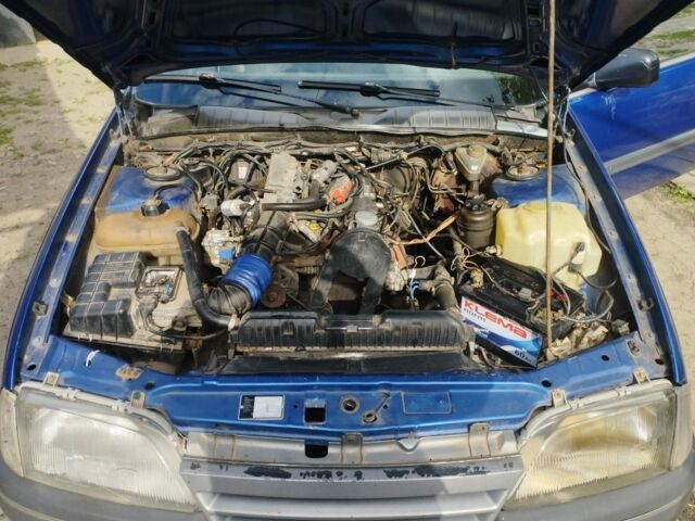 Синій Опель Омега, об'ємом двигуна 2 л та пробігом 3 тис. км за 799 $, фото 5 на Automoto.ua