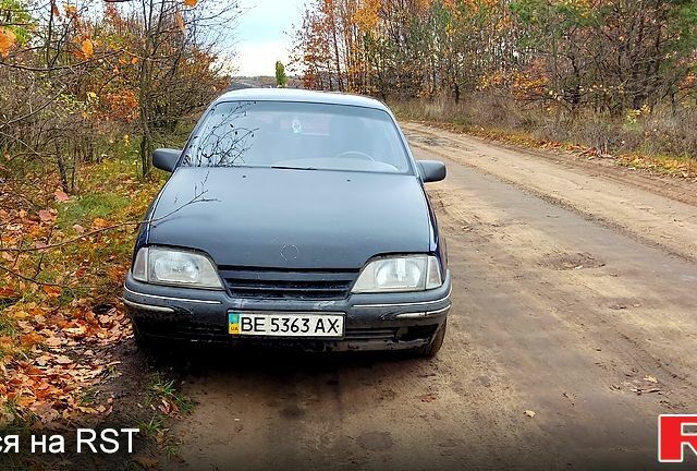 Синій Опель Омега, об'ємом двигуна 1.8 л та пробігом 300 тис. км за 1000 $, фото 10 на Automoto.ua
