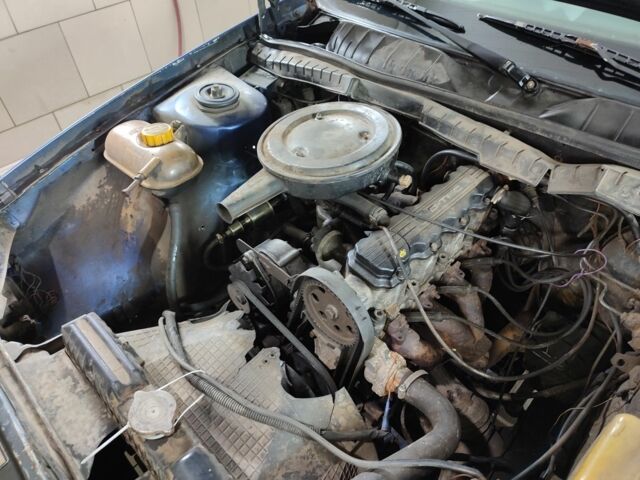 Синий Опель Омега, объемом двигателя 1.8 л и пробегом 250 тыс. км за 999 $, фото 7 на Automoto.ua