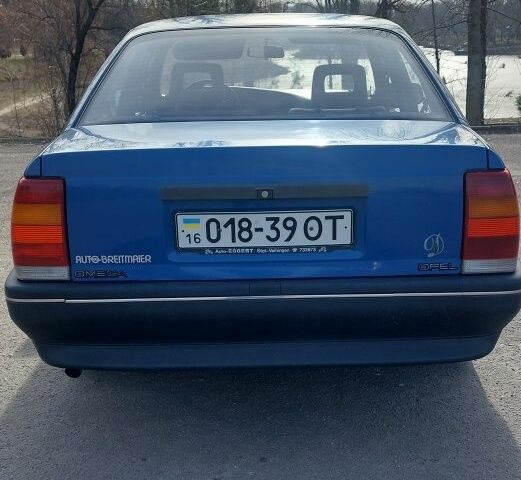 Синий Опель Омега, объемом двигателя 1.8 л и пробегом 208 тыс. км за 3500 $, фото 6 на Automoto.ua