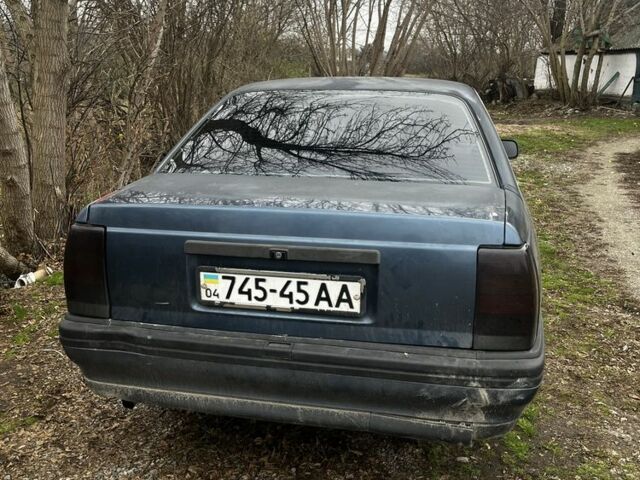 Синий Опель Омега, объемом двигателя 2 л и пробегом 18 тыс. км за 951 $, фото 2 на Automoto.ua