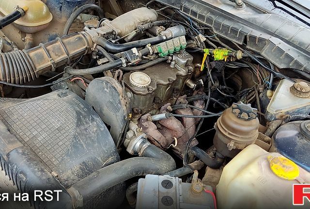 Синій Опель Омега, об'ємом двигуна 1.8 л та пробігом 300 тис. км за 1000 $, фото 1 на Automoto.ua