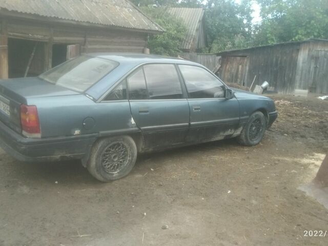 Синій Опель Омега, об'ємом двигуна 2 л та пробігом 290 тис. км за 700 $, фото 5 на Automoto.ua