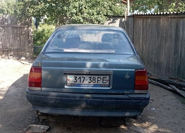 Синій Опель Омега, об'ємом двигуна 2 л та пробігом 290 тис. км за 700 $, фото 2 на Automoto.ua