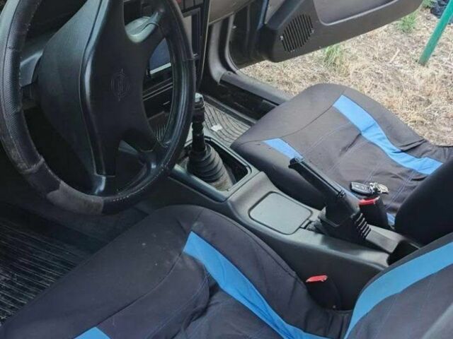 Опель Омега 1987 в Одессе на Automoto.ua Синий Опель Омега, объемом двигателя 2 л и пробегом 100 тыс. км за 1196 $, фото 3 на Automoto.ua