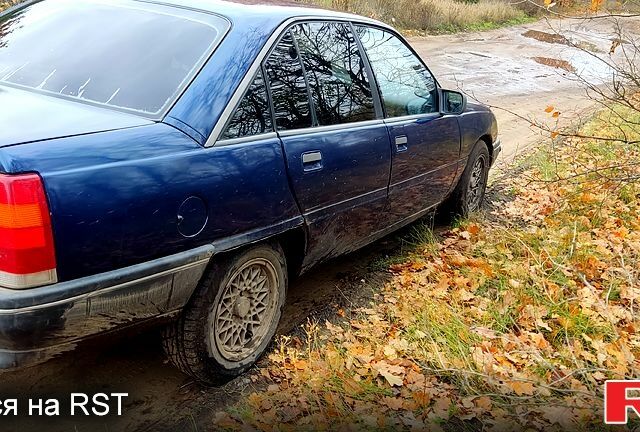 Синій Опель Омега, об'ємом двигуна 1.8 л та пробігом 300 тис. км за 1000 $, фото 9 на Automoto.ua