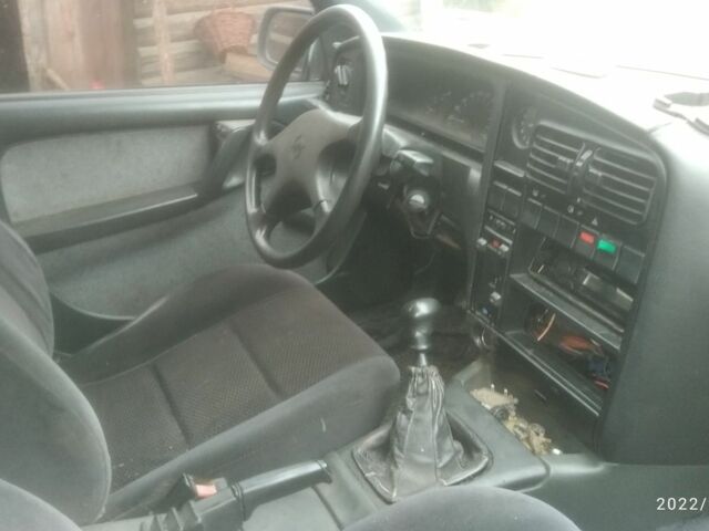 Синій Опель Омега, об'ємом двигуна 2 л та пробігом 290 тис. км за 700 $, фото 9 на Automoto.ua