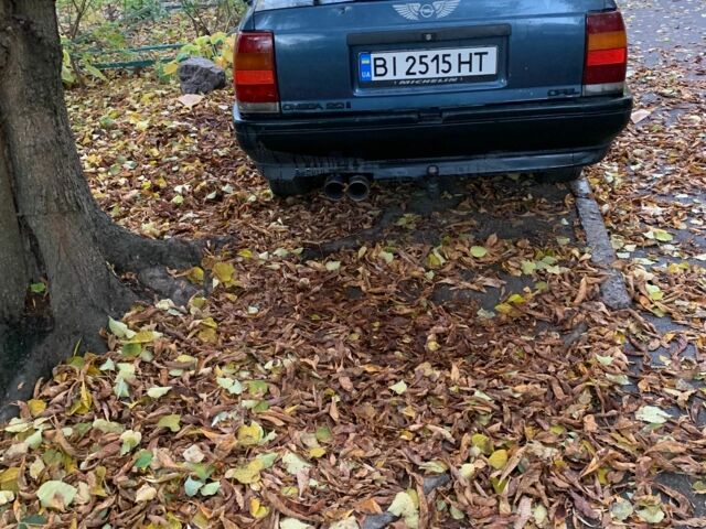 Синій Опель Омега, об'ємом двигуна 2 л та пробігом 400 тис. км за 699 $, фото 3 на Automoto.ua