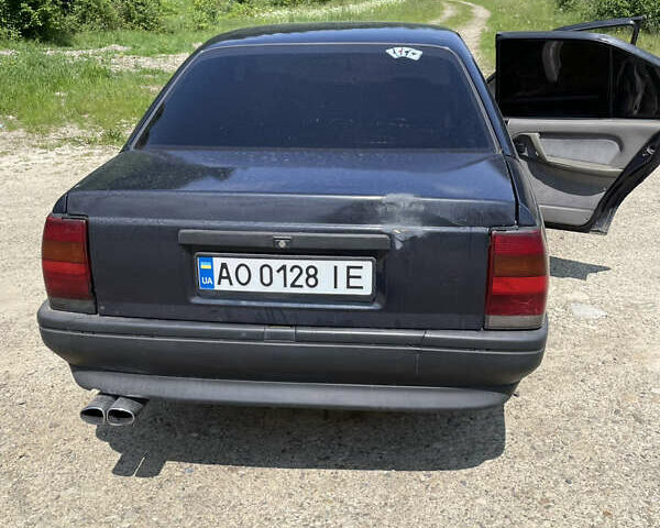 Синий Опель Омега, объемом двигателя 2 л и пробегом 302 тыс. км за 1400 $, фото 9 на Automoto.ua