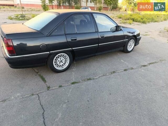 Опель Омега 1987 в Херсоне на Automoto.ua Синий Опель Омега, объемом двигателя 2 л и пробегом 400 тыс. км за 1300 $, фото 6 на Automoto.ua