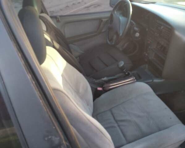 Синий Опель Омега, объемом двигателя 2 л и пробегом 270 тыс. км за 1500 $, фото 9 на Automoto.ua