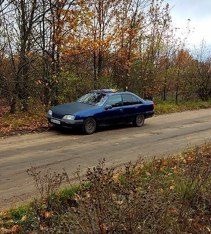 Синій Опель Омега, об'ємом двигуна 1.8 л та пробігом 300 тис. км за 1000 $, фото 12 на Automoto.ua
