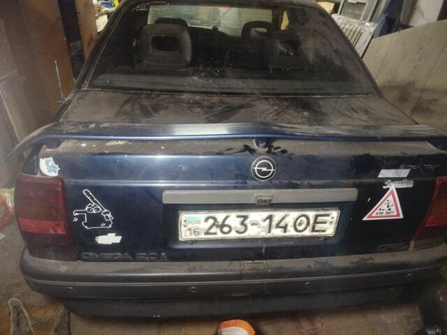 Опель Омега 1988 в Дрогобыче на Automoto.ua Синий Опель Омега, объемом двигателя 0 л и пробегом 300 тыс. км за 900 $, фото 2 на Automoto.ua