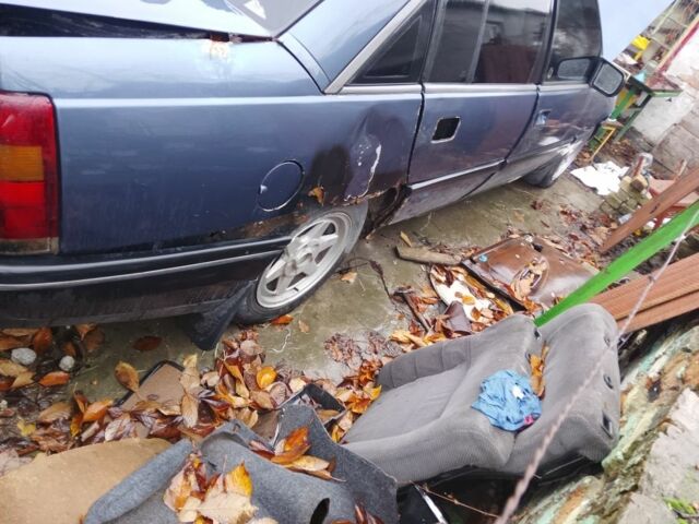 Синий Опель Омега, объемом двигателя 2 л и пробегом 400 тыс. км за 403 $, фото 2 на Automoto.ua