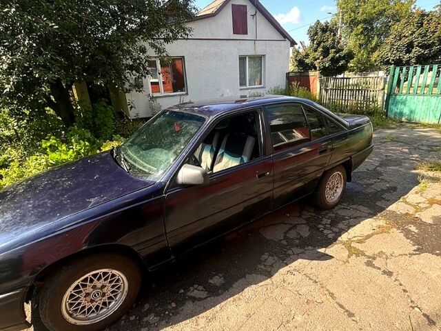 Синий Опель Омега, объемом двигателя 1.8 л и пробегом 244 тыс. км за 1350 $, фото 2 на Automoto.ua