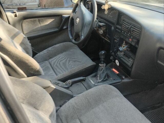 Опель Омега 1988 в Черновцах на Automoto.ua Синий Опель Омега, объемом двигателя 2 л и пробегом 120 тыс. км за 670 $, фото 3 на Automoto.ua