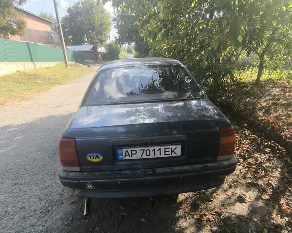 Синій Опель Омега, об'ємом двигуна 2 л та пробігом 300 тис. км за 435 $, фото 5 на Automoto.ua