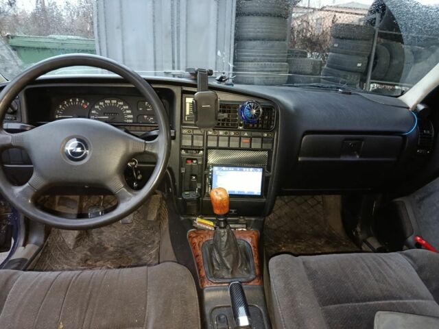 Синій Опель Омега, об'ємом двигуна 2 л та пробігом 521 тис. км за 1800 $, фото 2 на Automoto.ua