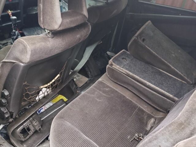 Синий Опель Омега, объемом двигателя 2 л и пробегом 400 тыс. км за 403 $, фото 7 на Automoto.ua