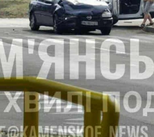 Синий Опель Омега, объемом двигателя 2 л и пробегом 200 тыс. км за 500 $, фото 2 на Automoto.ua