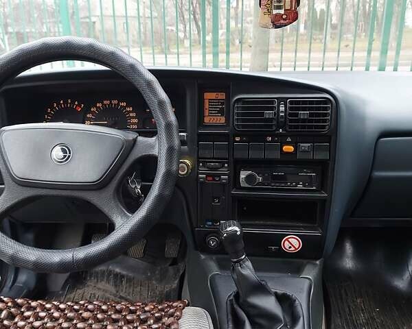 Синий Опель Омега, объемом двигателя 2 л и пробегом 148 тыс. км за 1800 $, фото 6 на Automoto.ua