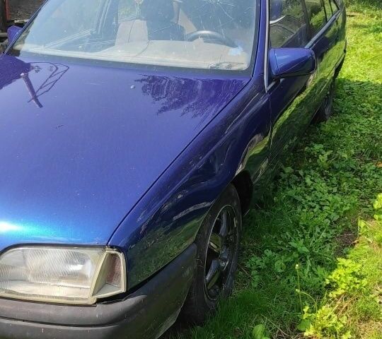 Синий Опель Омега, объемом двигателя 0 л и пробегом 230 тыс. км за 777 $, фото 2 на Automoto.ua