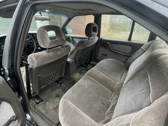 Опель Омега 1989 в Тетиеве на Automoto.ua Синий Опель Омега, объемом двигателя 2 л и пробегом 296 тыс. км за 1311 $, фото 7 на Automoto.ua