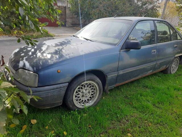 Синий Опель Омега, объемом двигателя 0 л и пробегом 225 тыс. км за 700 $, фото 8 на Automoto.ua