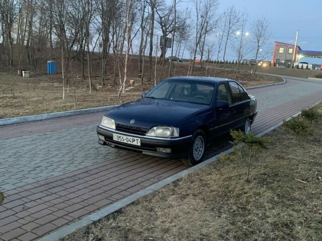 Синий Опель Омега, объемом двигателя 2 л и пробегом 289 тыс. км за 1000 $, фото 4 на Automoto.ua