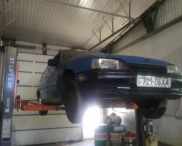 Синій Опель Омега, об'ємом двигуна 2 л та пробігом 270 тис. км за 1650 $, фото 22 на Automoto.ua