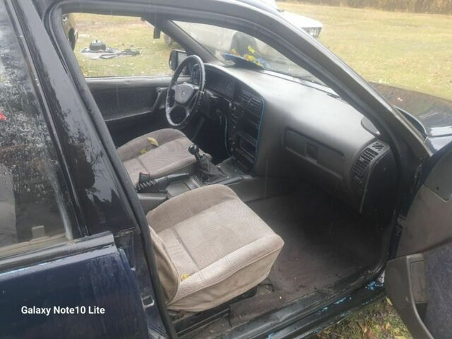 Синій Опель Омега, об'ємом двигуна 2 л та пробігом 200 тис. км за 545 $, фото 3 на Automoto.ua