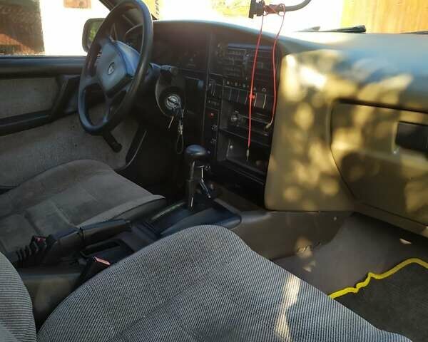 Синій Опель Омега, об'ємом двигуна 2 л та пробігом 270 тис. км за 1650 $, фото 7 на Automoto.ua