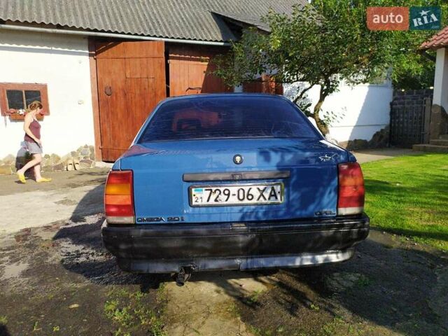 Синій Опель Омега, об'ємом двигуна 2 л та пробігом 270 тис. км за 1650 $, фото 4 на Automoto.ua