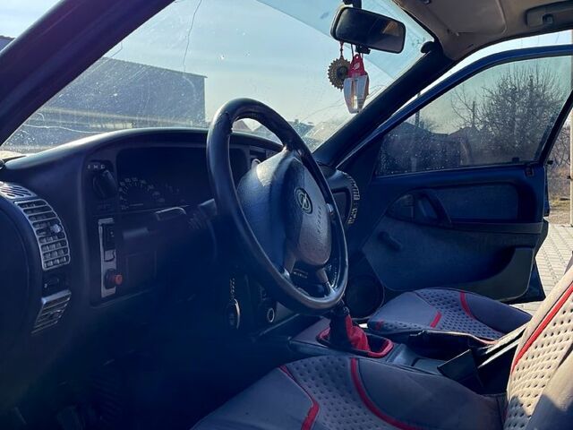 Синий Опель Омега, объемом двигателя 2.4 л и пробегом 271 тыс. км за 1200 $, фото 6 на Automoto.ua