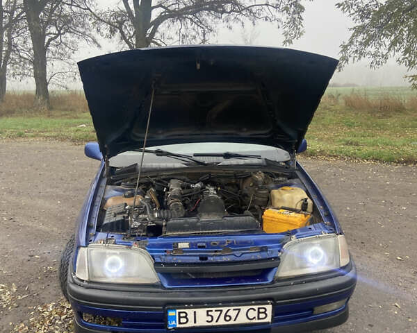 Синий Опель Омега, объемом двигателя 2 л и пробегом 95 тыс. км за 902 $, фото 9 на Automoto.ua