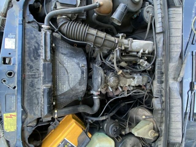 Синий Опель Омега, объемом двигателя 2 л и пробегом 200 тыс. км за 550 $, фото 9 на Automoto.ua